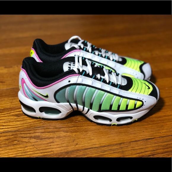 air max tailwind 4 aurora green